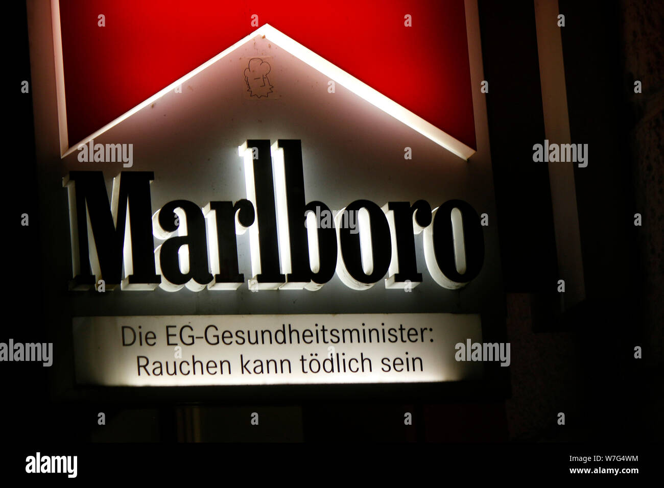 das Logo der Marke/ the logo of the brand 'Marlboro', Berlin. Stock Photo