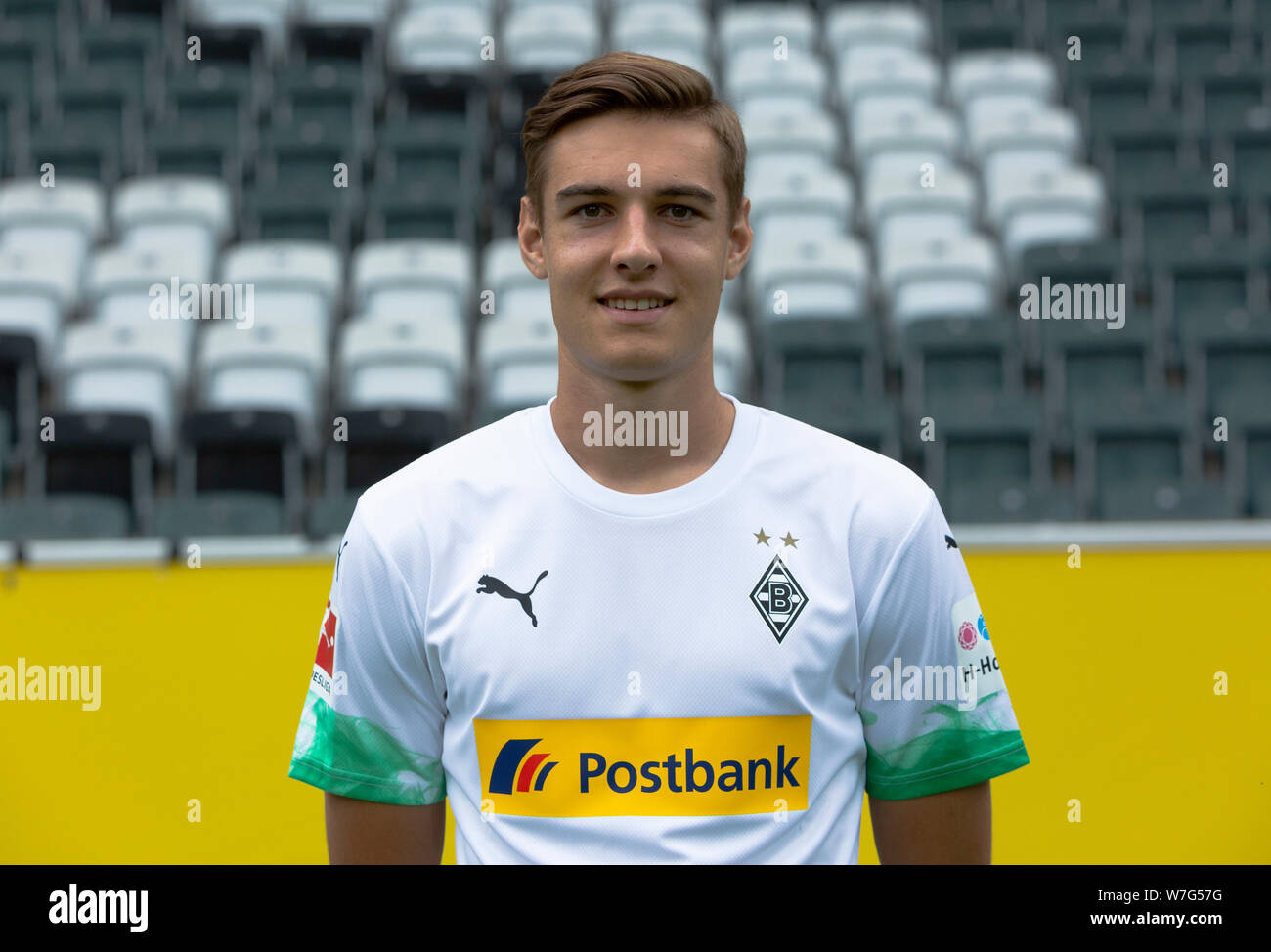 Football Bundesliga 2019 2020 Borussia Moenchengladbach Press Photo Shooting Portrait Florian Neuhaus Stock Photo Alamy