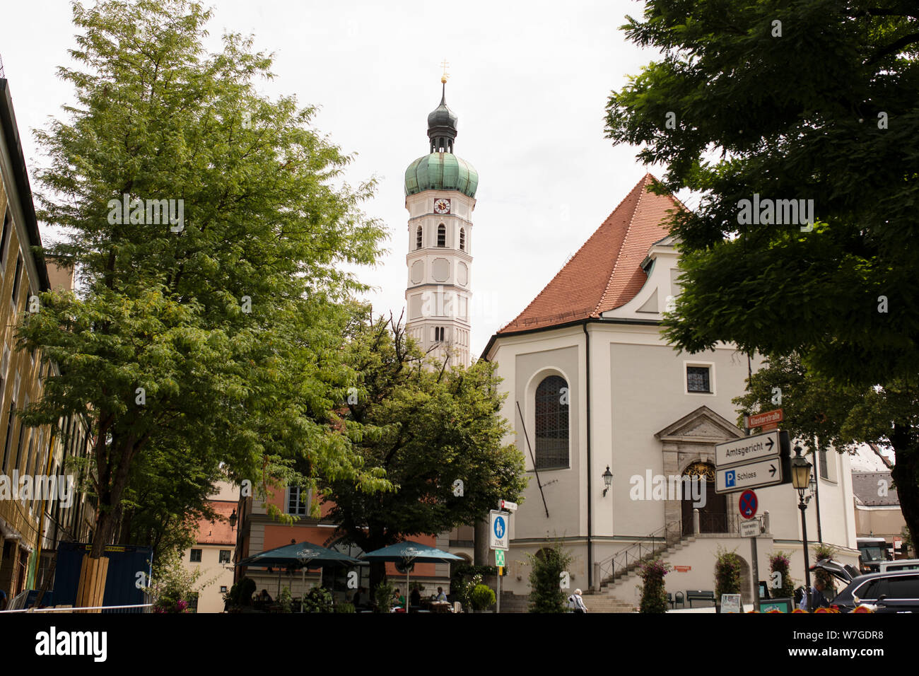 A view of St Jakob Catholic church from Augsburger Strasse in the Altstadt (old town) of the Bavarian town of Dachau, Germany. Stock Photo