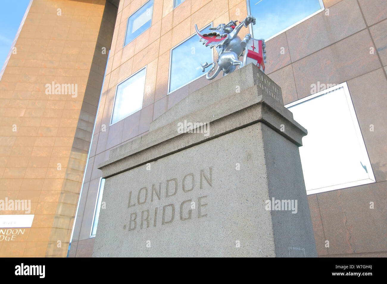 London bridge monument London England Stock Photo Alamy
