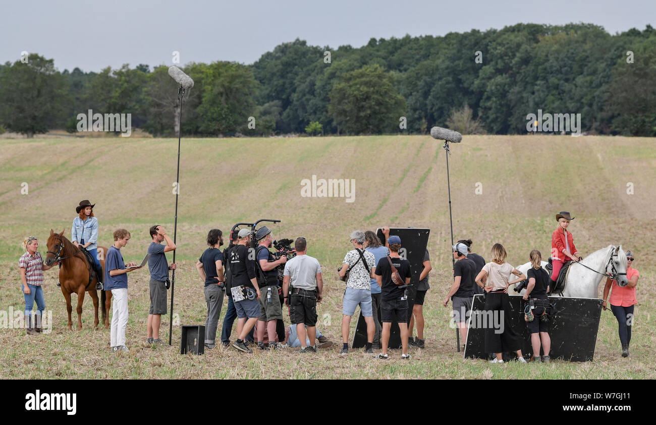 Reichenow, Germany. 06th Aug, 2019. On the press date of the Amazon series  Bibi and Tina the actress Harriet Herbig-Matten will sit on the set as Tina  (l) and the actress Katharina