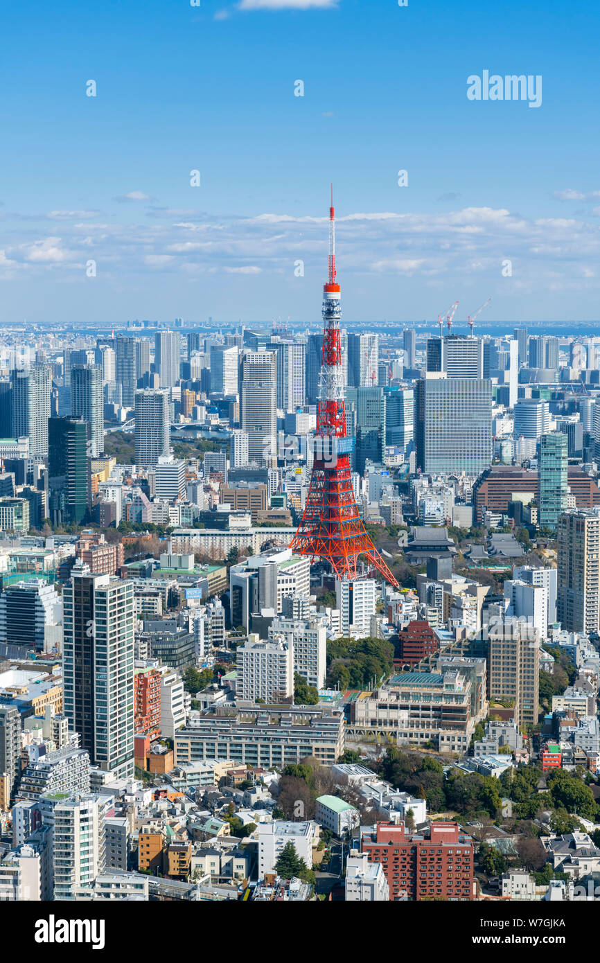 The Tokyo Tower viewed from the observation deck of the Mori Tower, Roppongi Hills, Tokyo, Japan Stock Photo