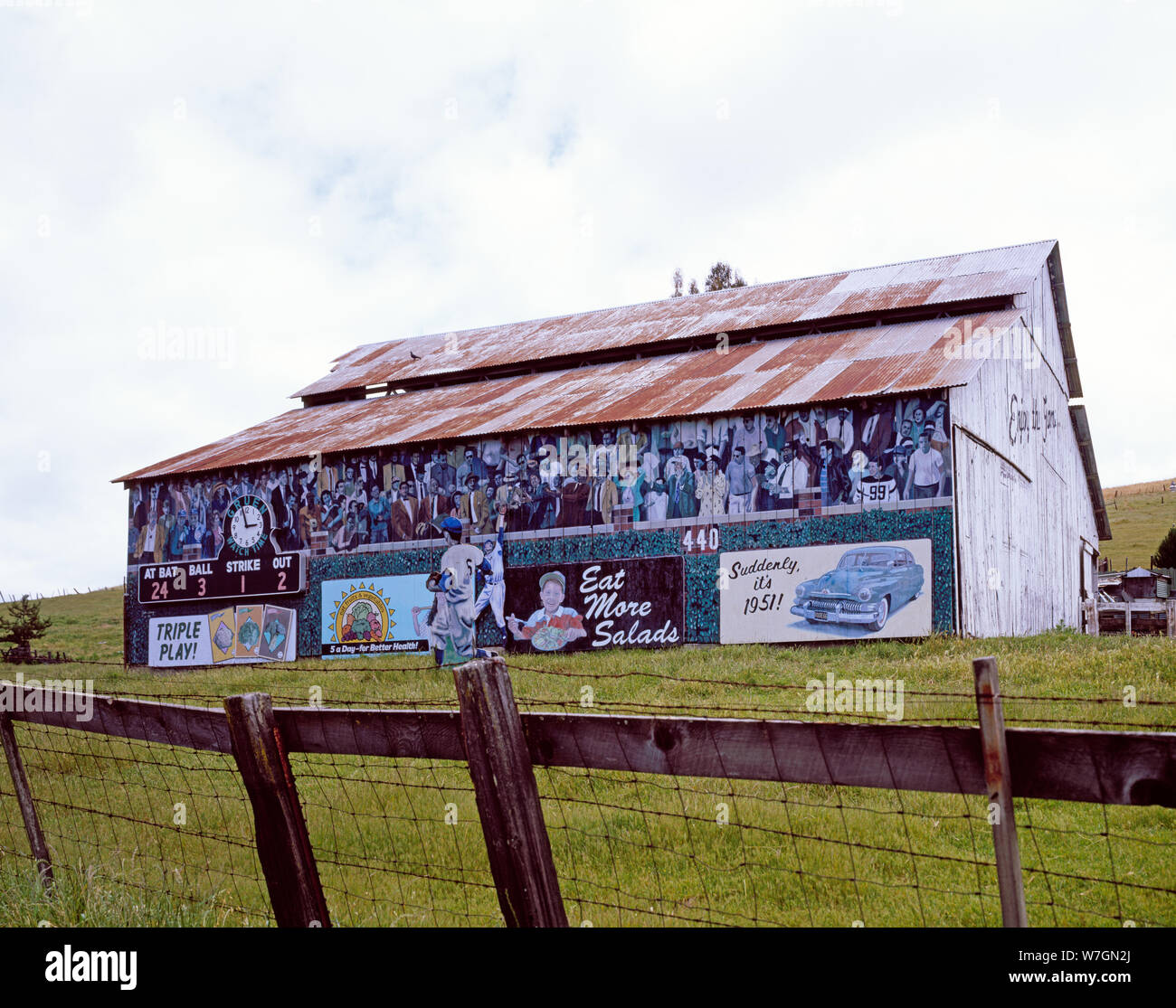 Barn Along US Highway 101 Near Salinas California Stock Photo Alamy Barn along us highway 101 near salinas california stock photo alamy