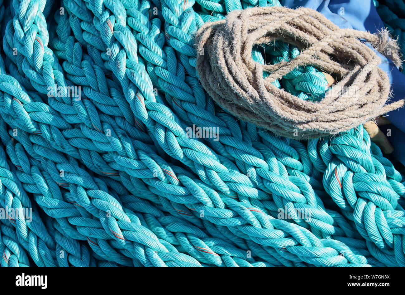 Thin rope hi-res stock photography and images - Alamy