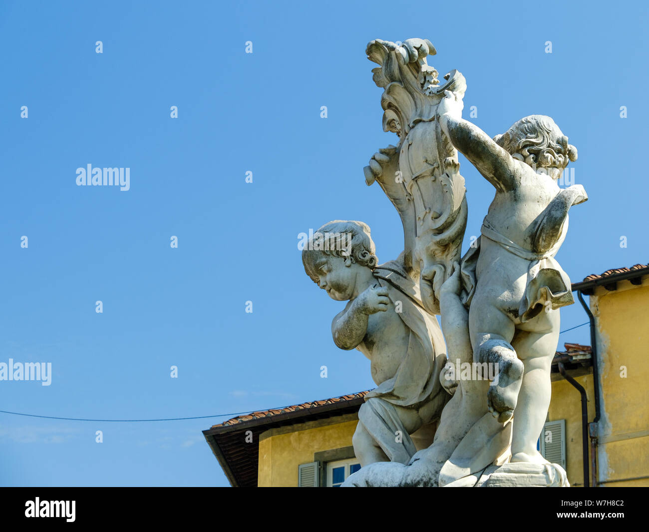 Fontana dei Putti (Fountain with Angels), Piazza dei Miracoli, Pisa, Tuscany, Italy Stock Photo