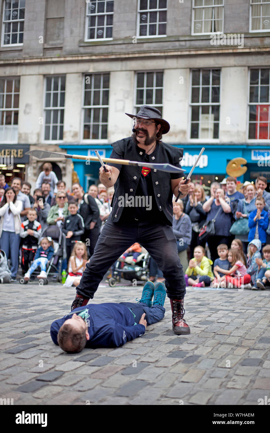 Royal Mile, Edinburgh, Scotland, UK. 6th August 2019. Stickman
