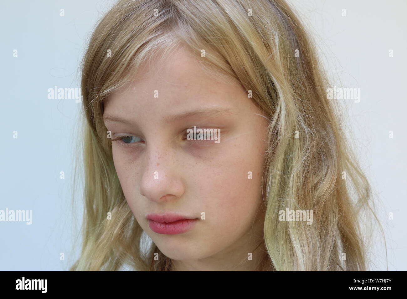Sad preteen girl hi-res stock photography and images - Alamy
