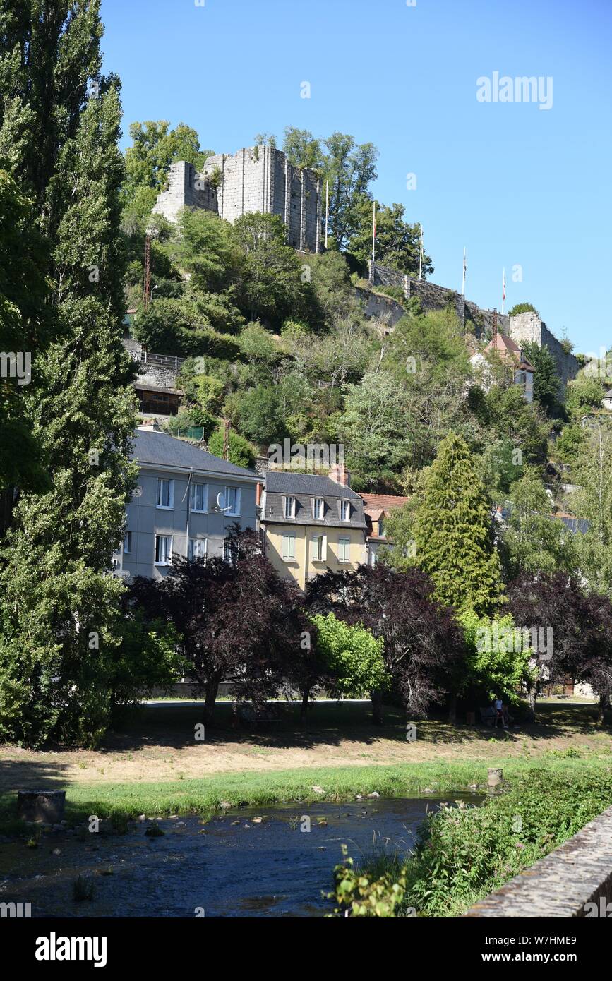 The tapestry capital of Aubusson on the River Creuse, Nouvelle
