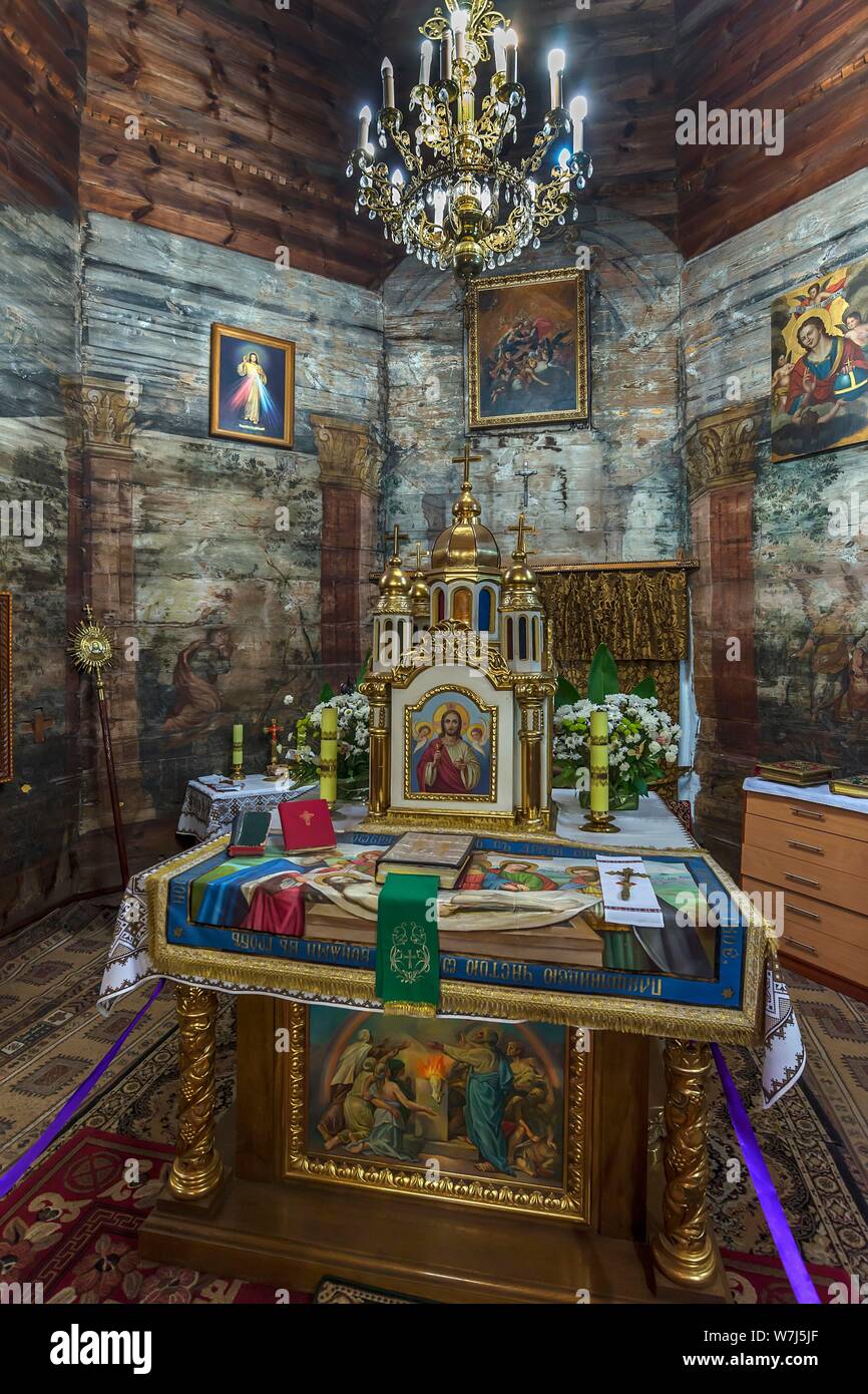 Wooden altar hi-res stock photography and images - Alamy