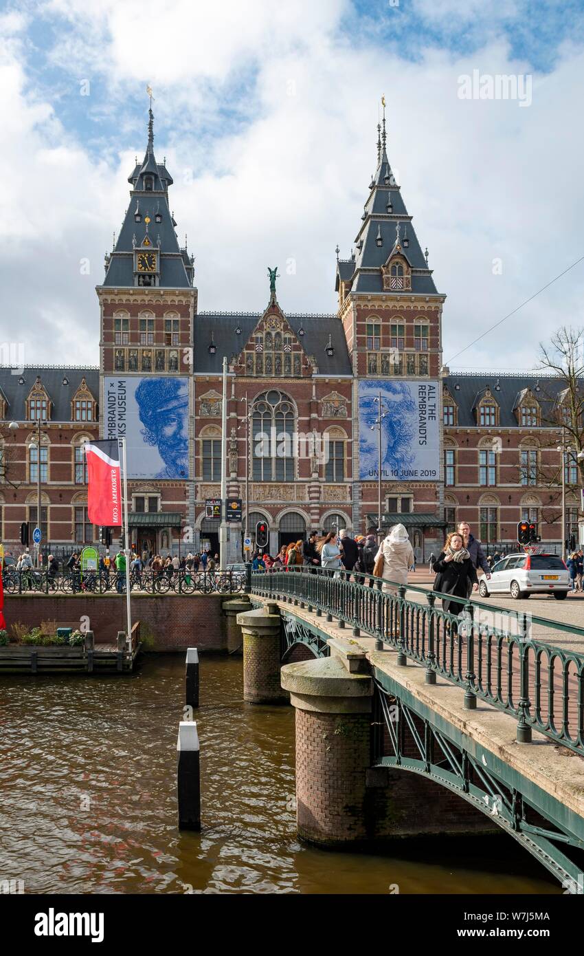 Bridge over Spiegelgracht in front of Rijksmuseum, Reichsmuseum Amsterdam, North Holland, Netherlands Stock Photo