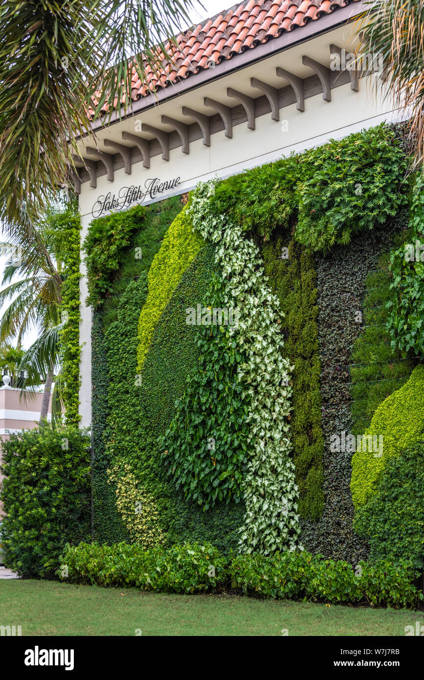 Living green wall art on Worth Avenue in Palm Beach at the west end of Saks Fifth Avenue in the Esplanade. (USA) Stock Photo