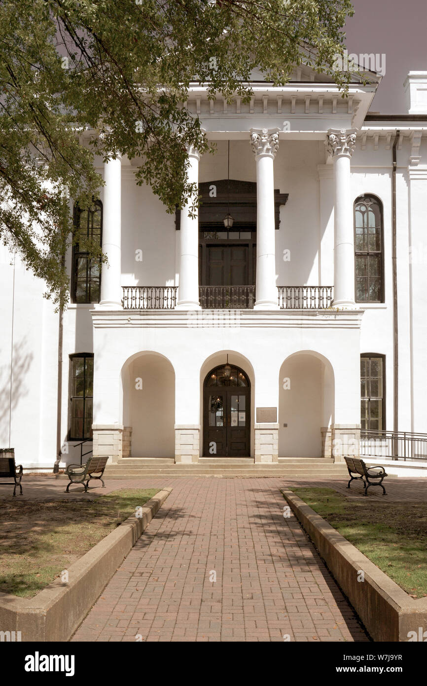 The historical Lafayette County Courthouse in Greek Revival style sits