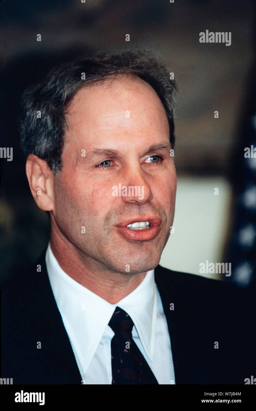Michael eisner disney hi-res stock photography and images - Alamy