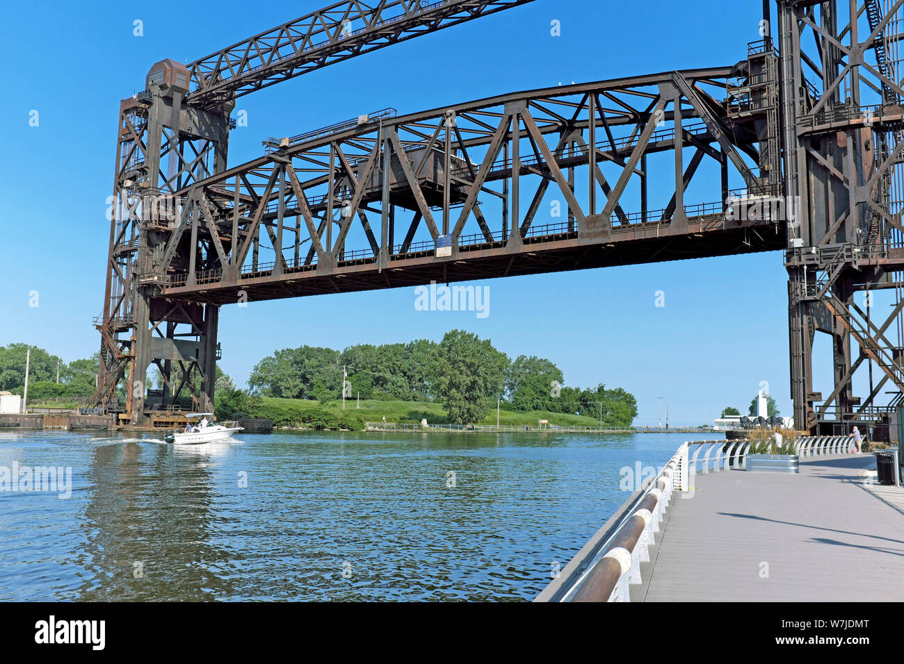 The NS1 lift bridge, operated by Norfolk Southern, spans the Cuyahoga River near the Lake Erie confluence in Cleveland, Ohio, USA. Stock Photo
