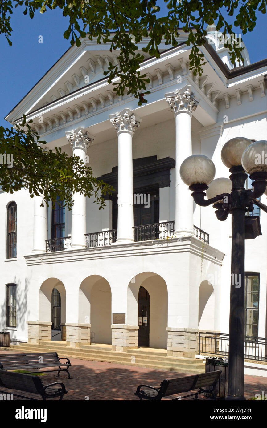 The historical Lafayette County Courthouse in Greek Revival style