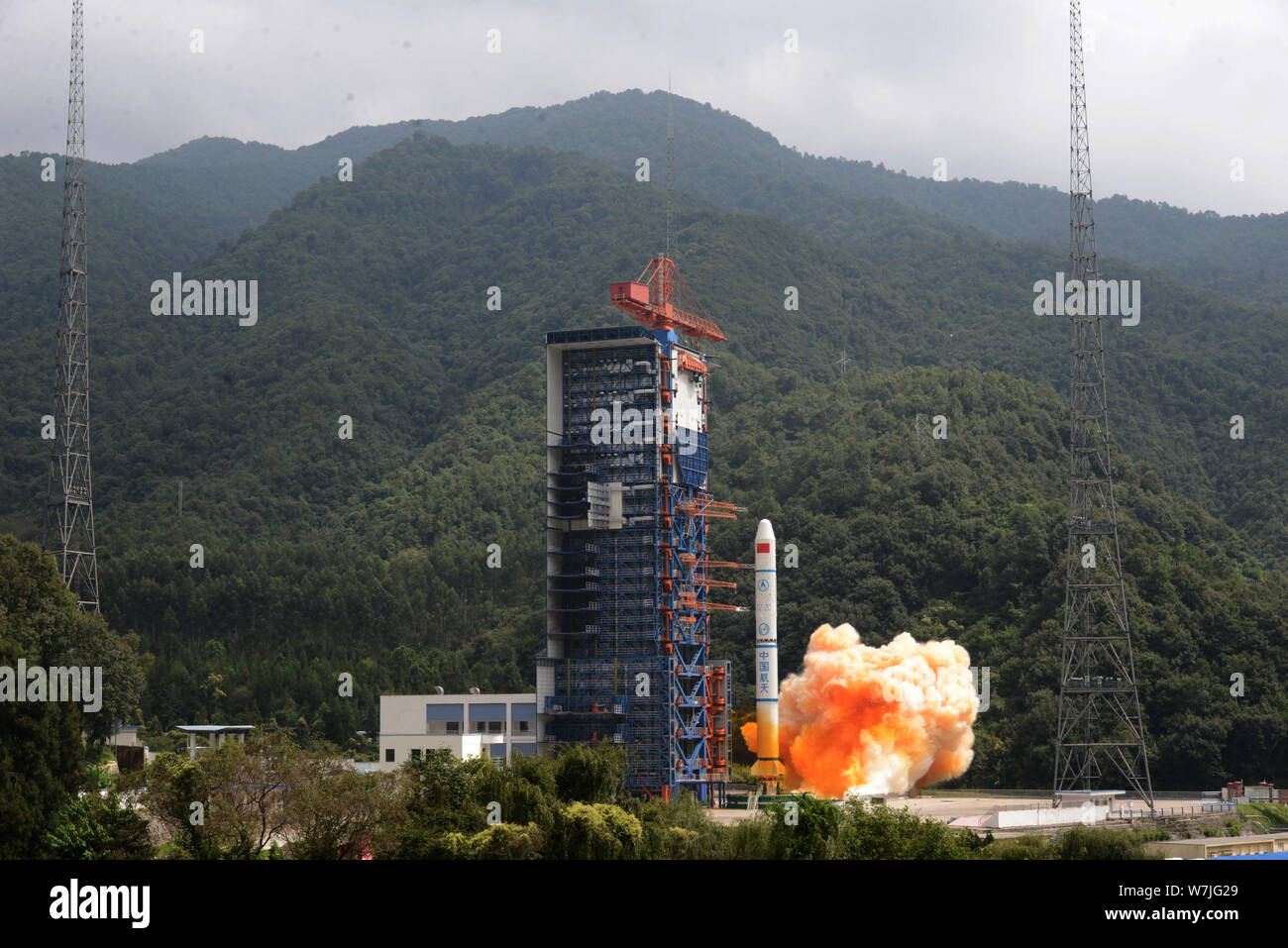 Long march 2c hi-res stock photography and images - Alamy
