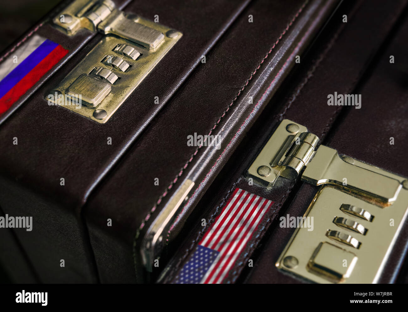 Briefcase combination lock hires stock photography and images Alamy