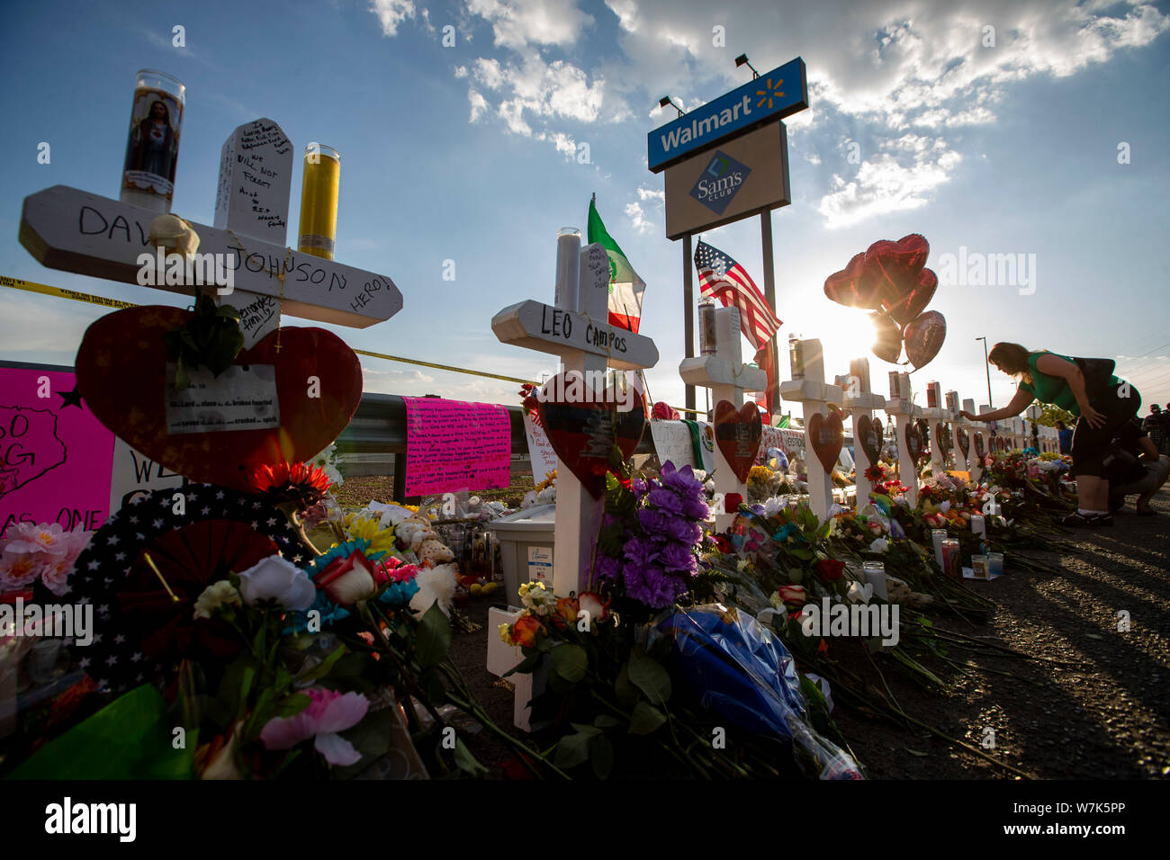 Beijing, USA. 5th Aug, 2019. Crosses with names of victims are placed near the Walmart center where the Saturday's massive shooting took place, in El Paso, Texas, the United States, Aug. 5, 2019. Credit: Wang Ying/Xinhua/Alamy Live News Stock Photo
