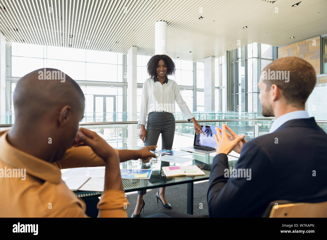 Presenting Men presenting hi-res stock photography and images - Alamy