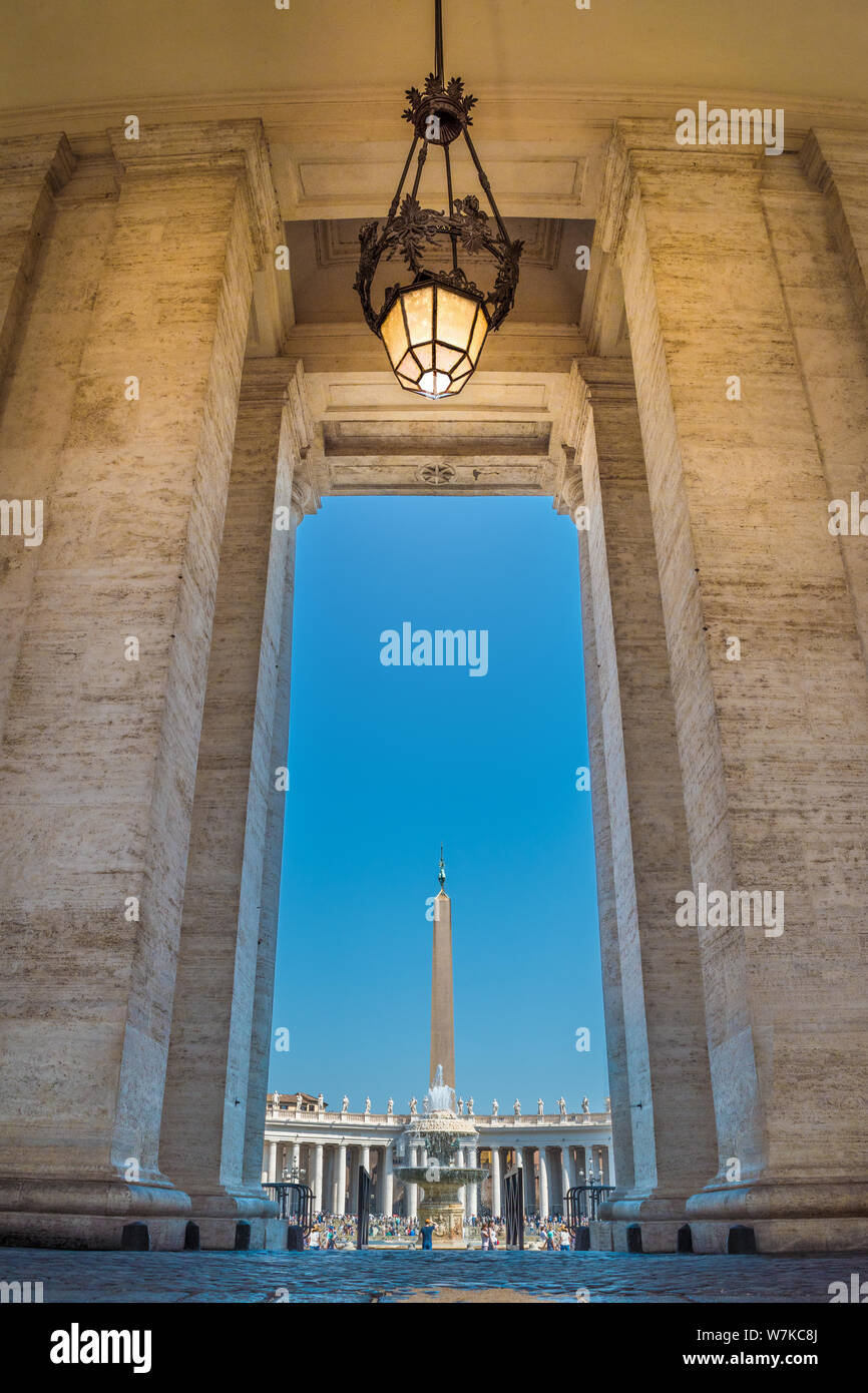 Inside the colossal Doric colonnades that delimit St. Peter's Square in the Vatican Stock Photo