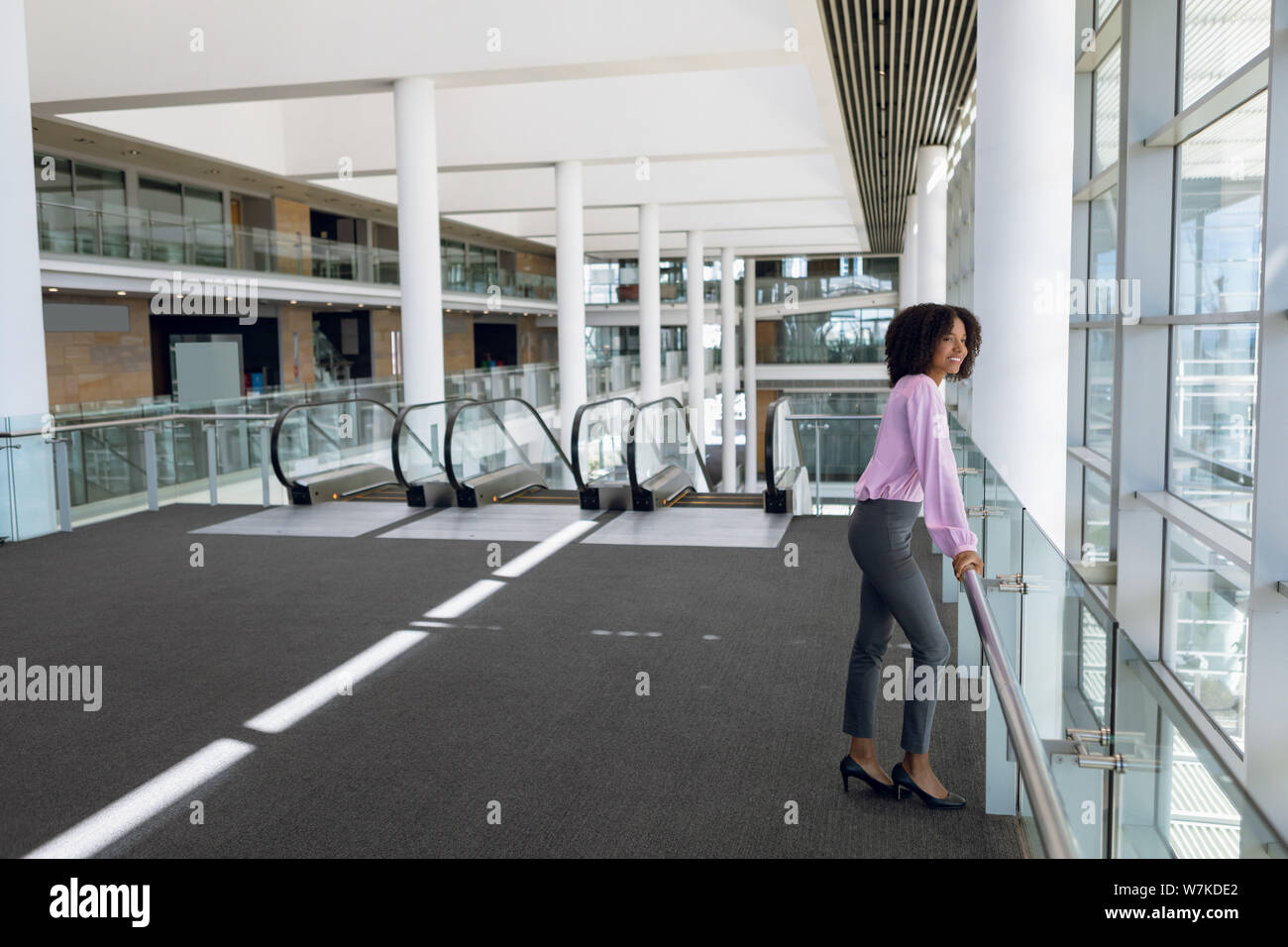 Business lobby hi-res stock photography and images - Alamy