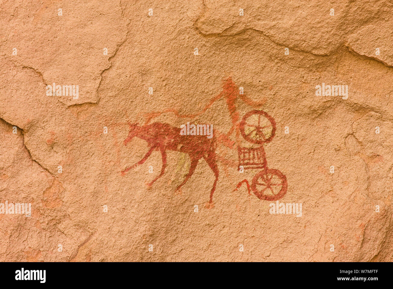 Prehistoric Rock Art, Garamants, chariot, Awis Valley, Akakus mountains, Libya, Sahara, North Africa 2007 Stock Photo