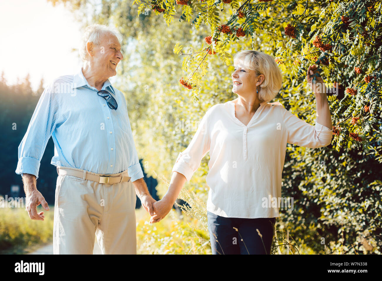 Mature woman man holding hi-res stock photography and images - Alamy