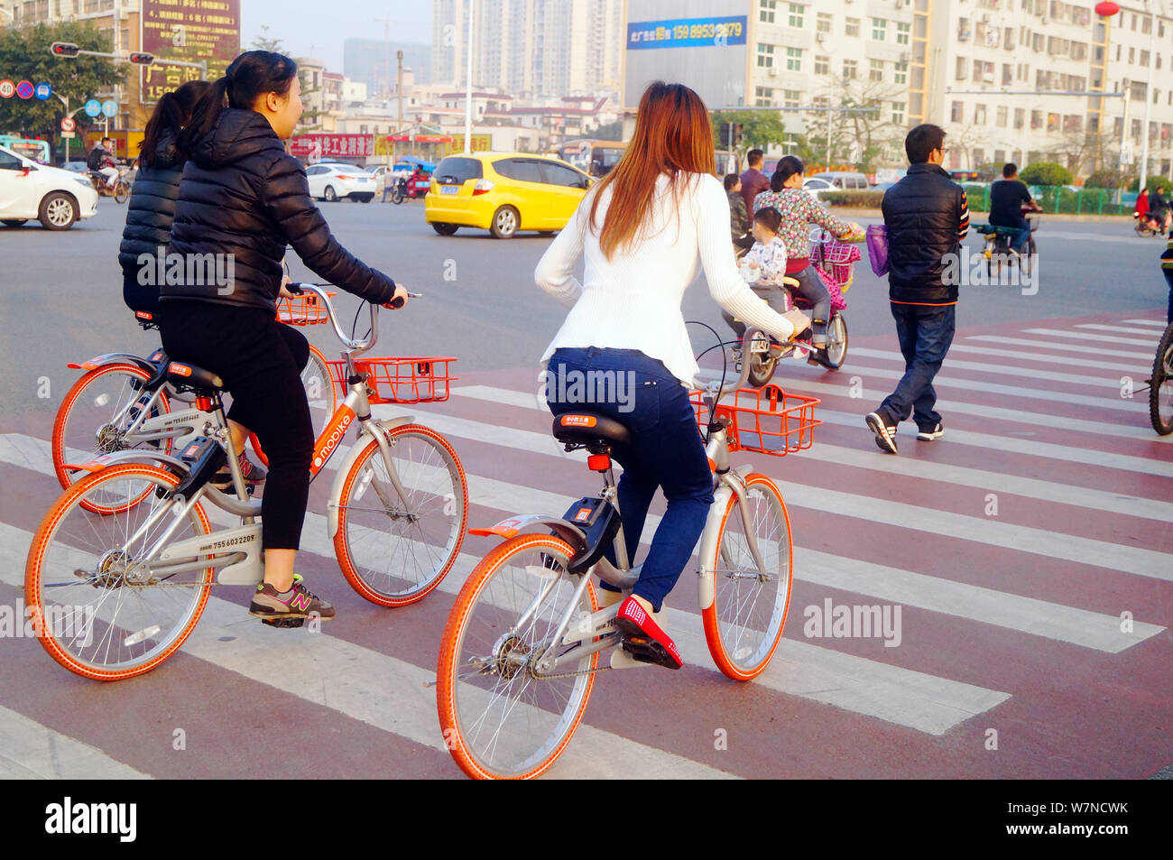 ride bicycle in chinese
