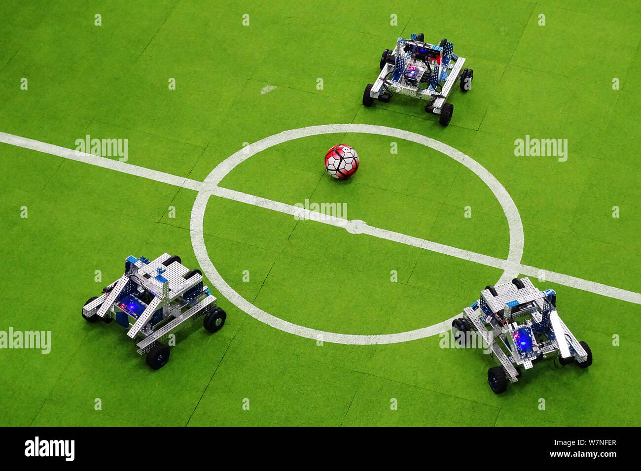 Robot soccer hi-res stock photography and images - Alamy