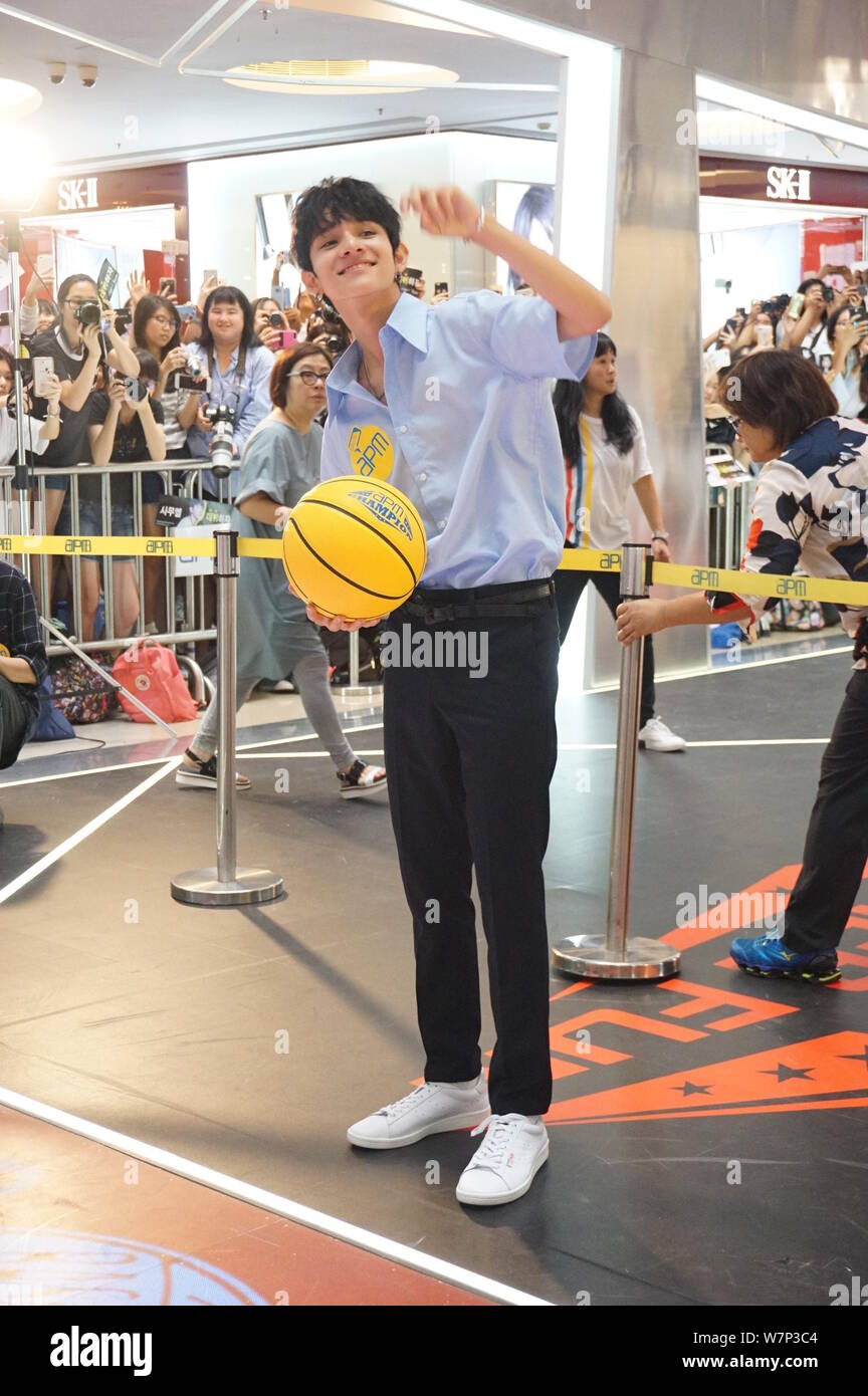 South Korea-based American singer Kim Samuel attends an autograph