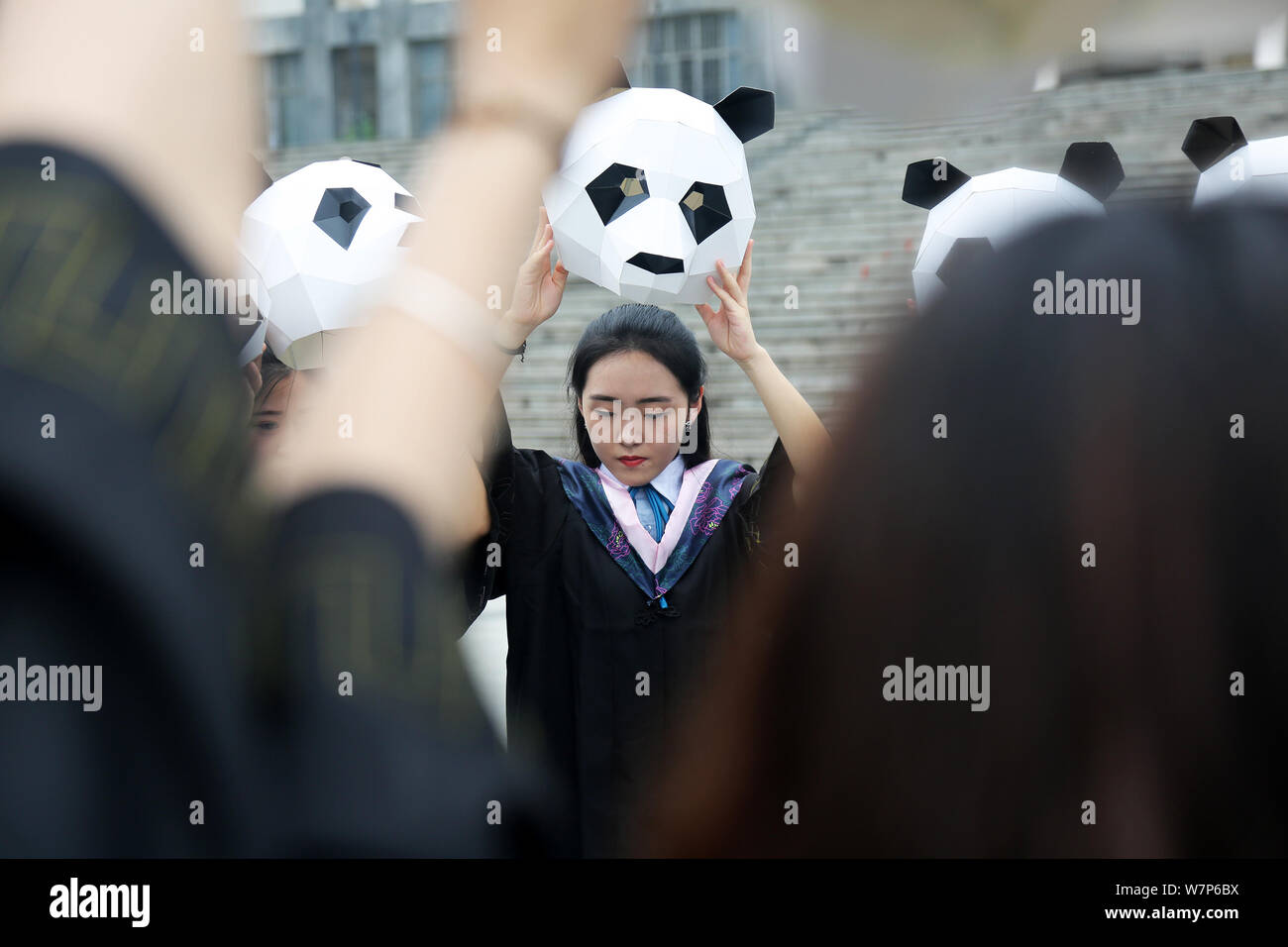A Chinese graduate from Design and Arts College of University of South ...