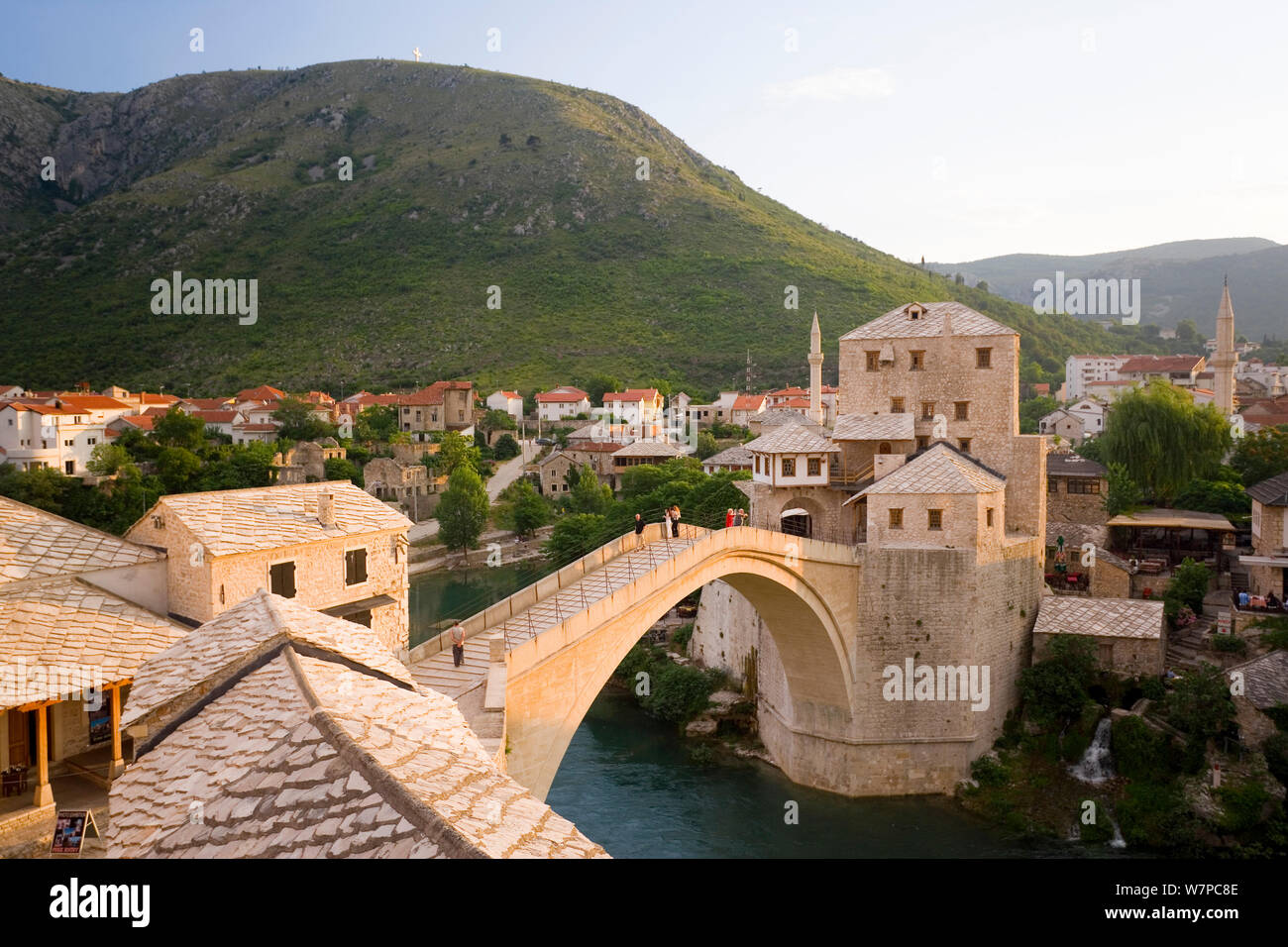 The famous 'Old Bridge' of Mostar built in 1566 was destroyed in 1993, the 'New Old Bridge' as it is known was completed in 2004, Old Town, Mostar, Herzegovina, Bosnia and Herzegovina, Balkans, 2007 Stock Photo
