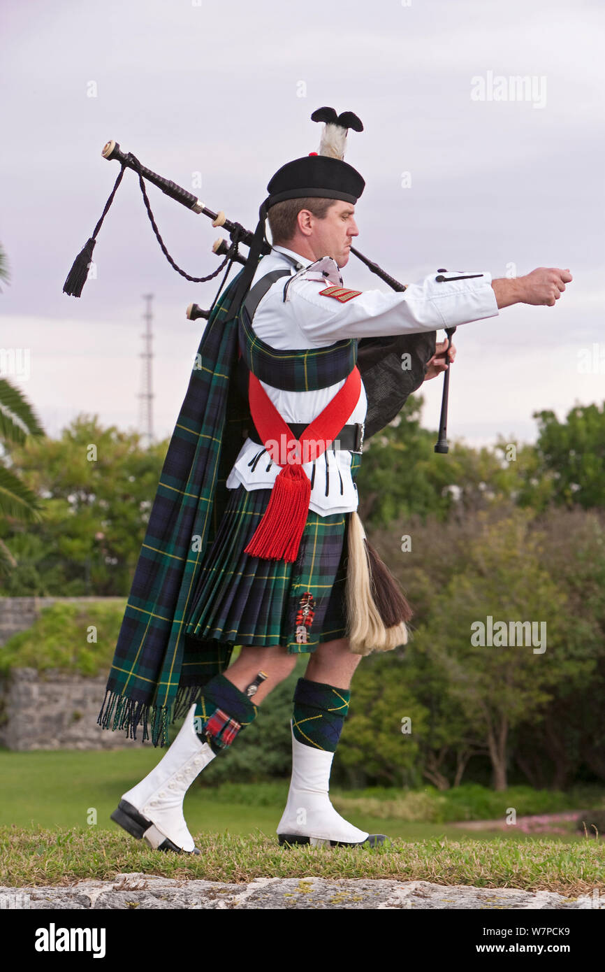 Kilted bagpiper of the Bermuda Islands Pipe Band, Hamilton Fort