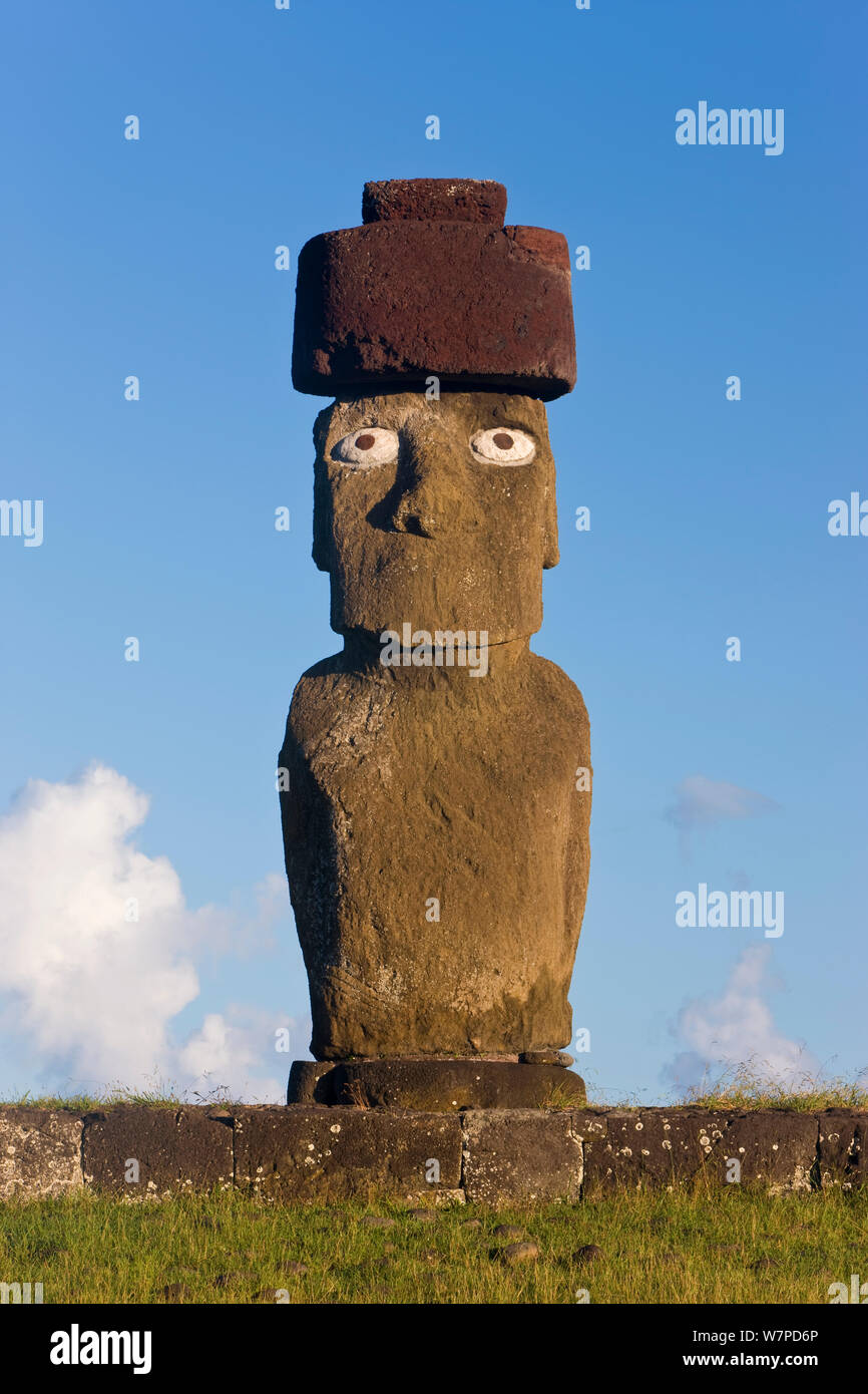 Moai statue Ahu Ko Te riku, the only topknotted and eyeballed Moai on the Island, Easter Island, Rapa Nui, Chile 2008 Stock Photo