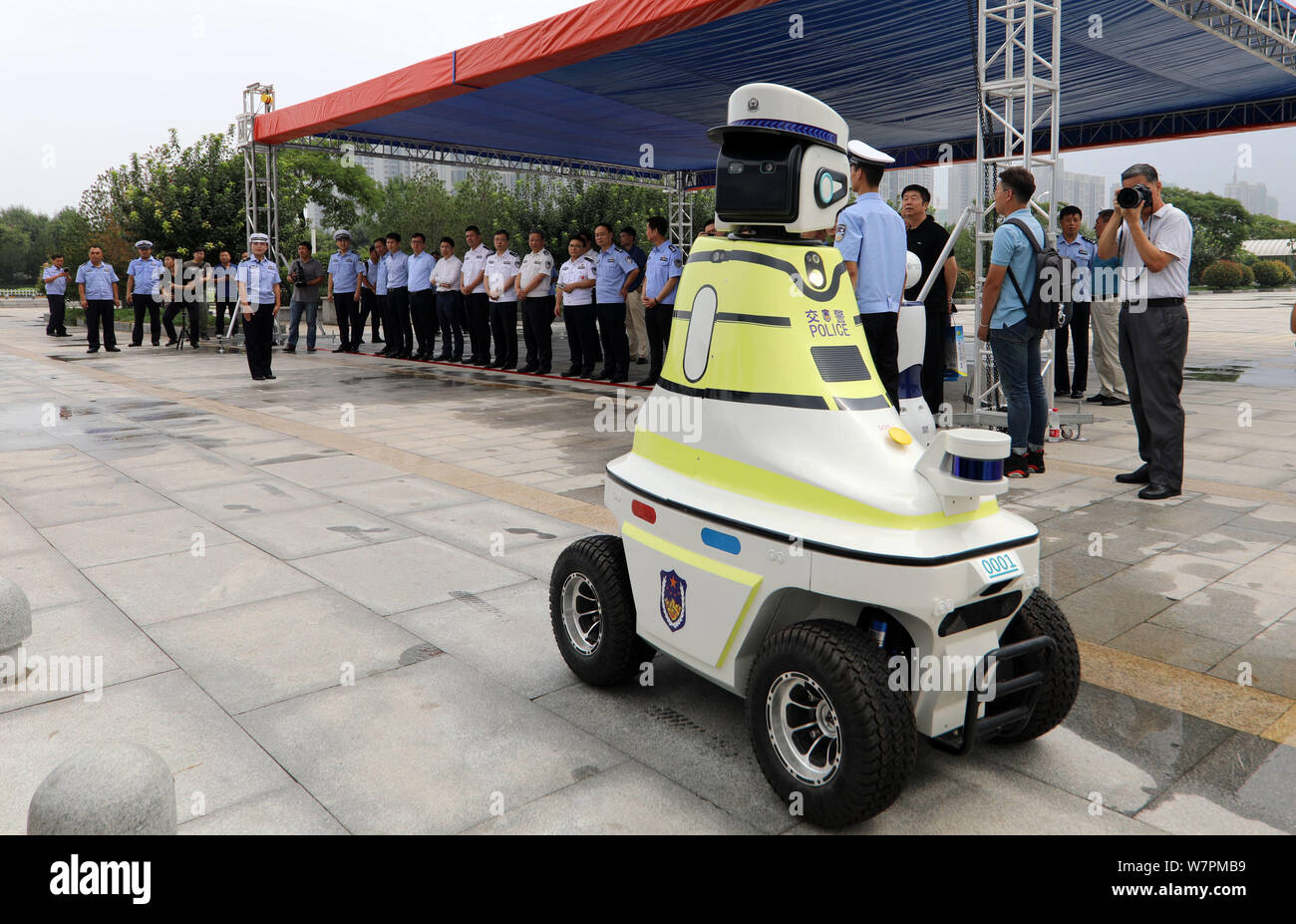 Hebei, Hebei, China. 7th Aug, 2019. Hebei, CHINA-Handan Robot Traffic ...