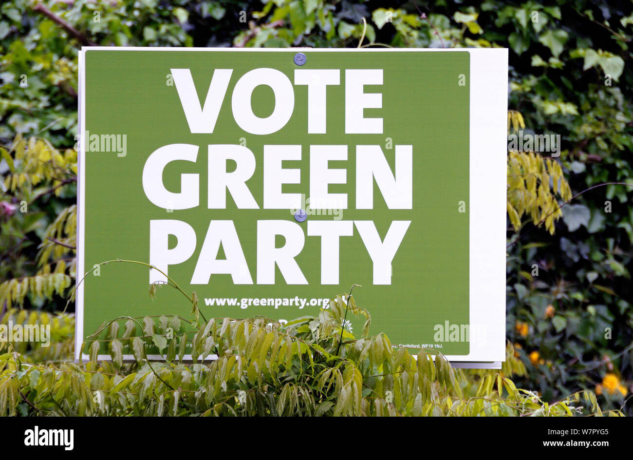 Vote Green Party banner amongst greenery, London Borough of Richmond upon Thames Stock Photo