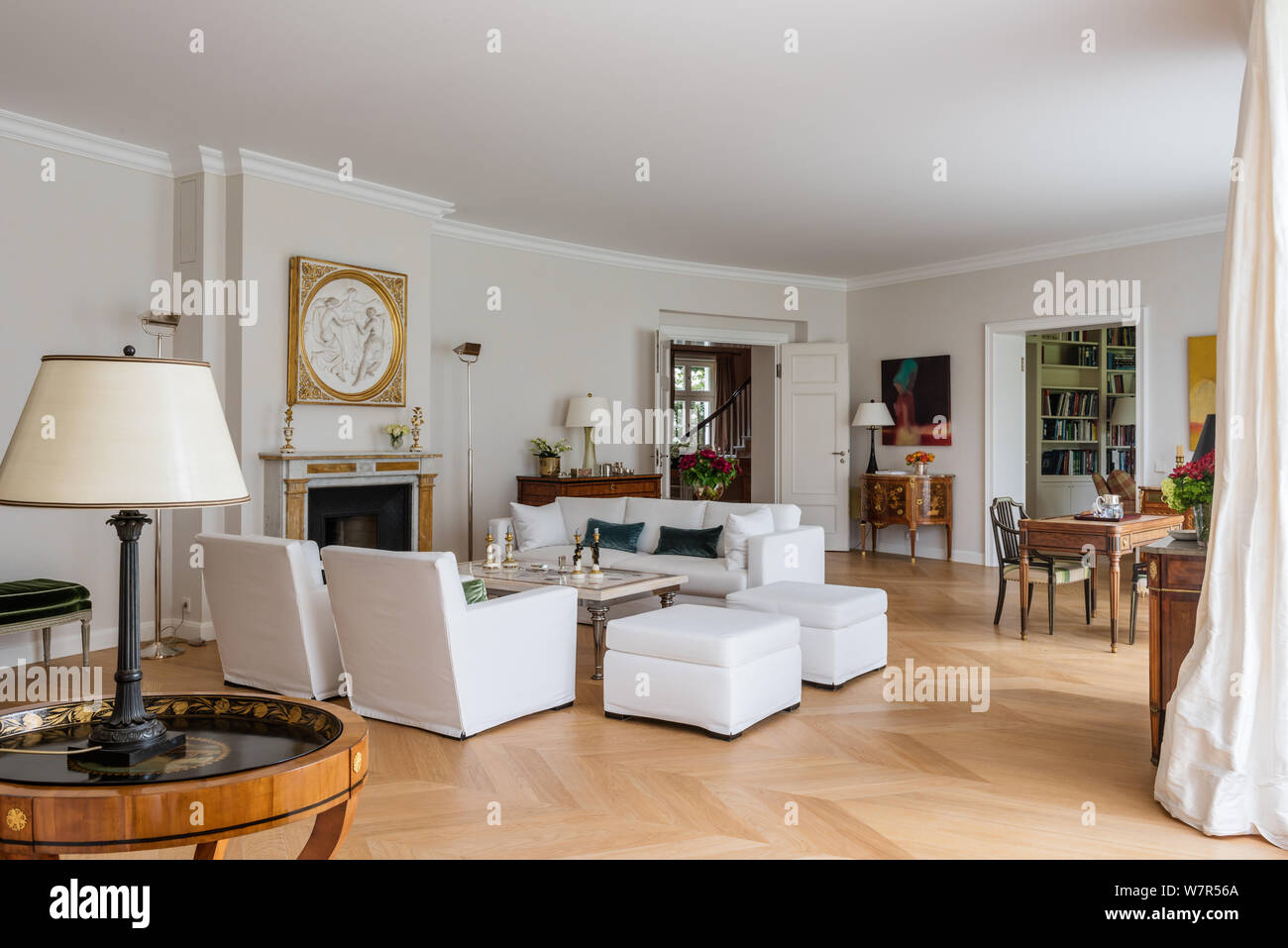 Country style living room Stock Photo - Alamy