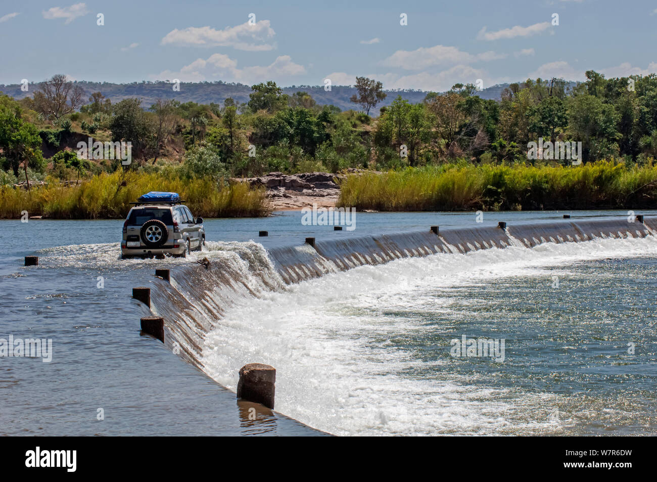 Four wheel drive car, going across shortcut Ivanhoe Crossing