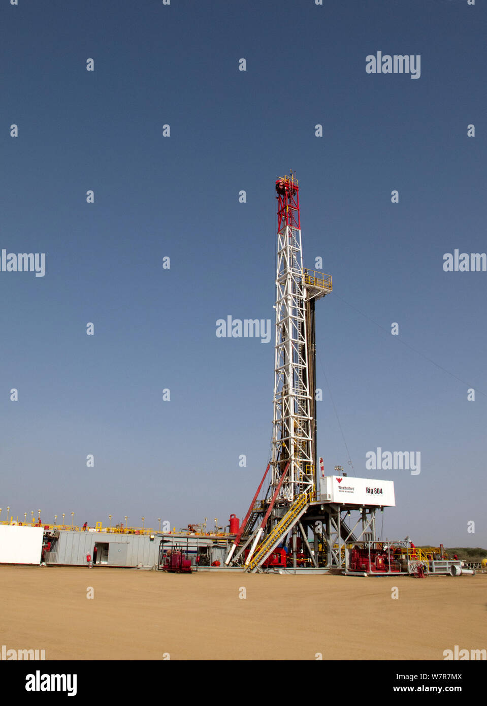 Lnd drilling rig, exploring for oil near Lokichar, Kenya, March 2012 Stock Photo