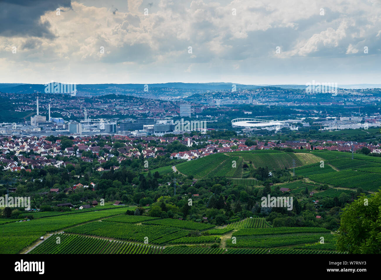Basin surrounded by mountains hi-res stock photography and images - Alamy