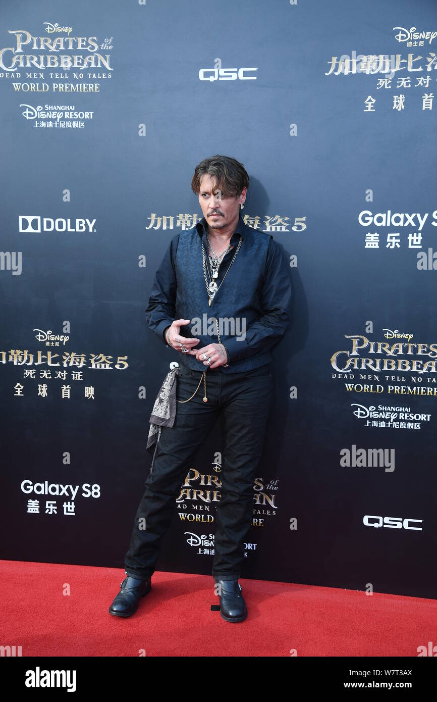 American Actor Johnny Depp Arrives On The Red Carpet For The Premiere Of His New Movie Pirates Of The Caribbean Dead Men Tell No Tales In Shanghai Stock Photo Alamy