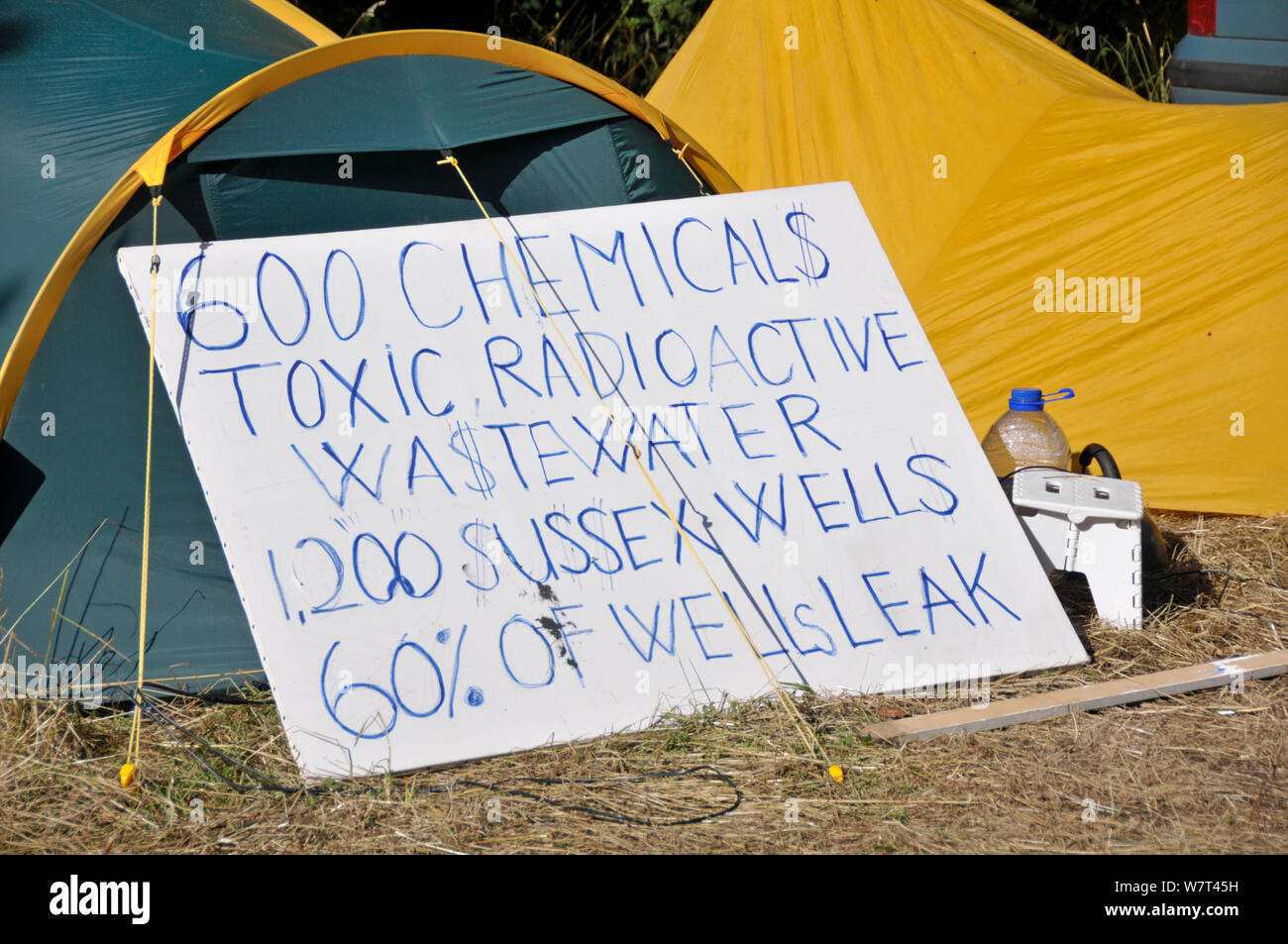 Anti-fracking protest, sign, Balcombe, West Sussex, England. 19th August 2013. Stock Photo