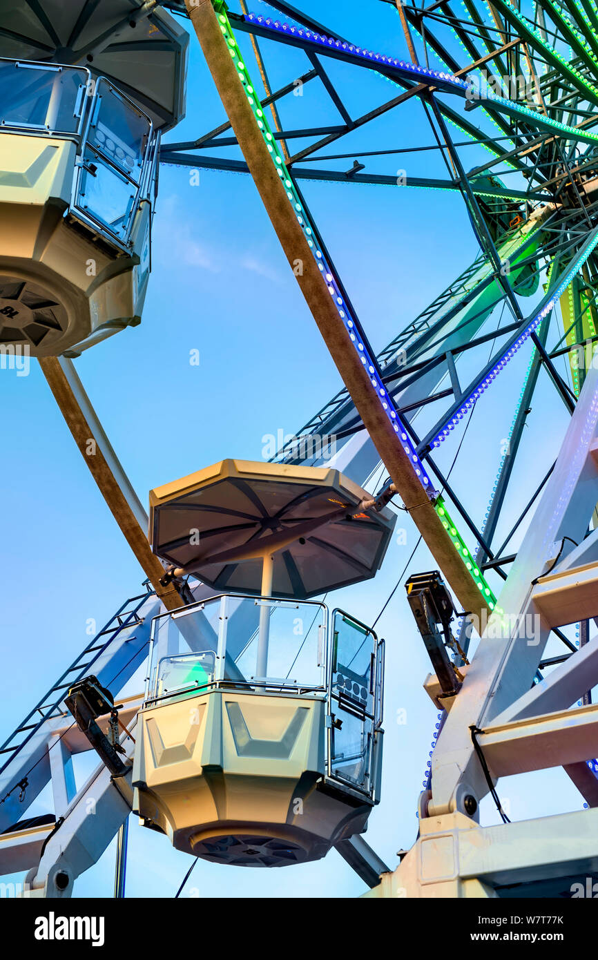 Amusement park in the night - ferris wheel Stock Photo - Alamy