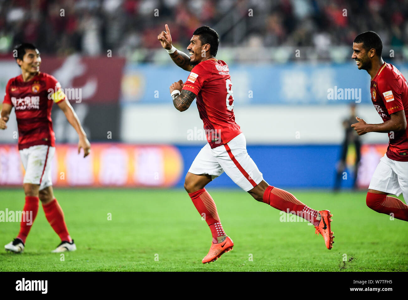 Paulinho'S Goal: A Moment Of Pure Footballing Genius! - 1f20wpk