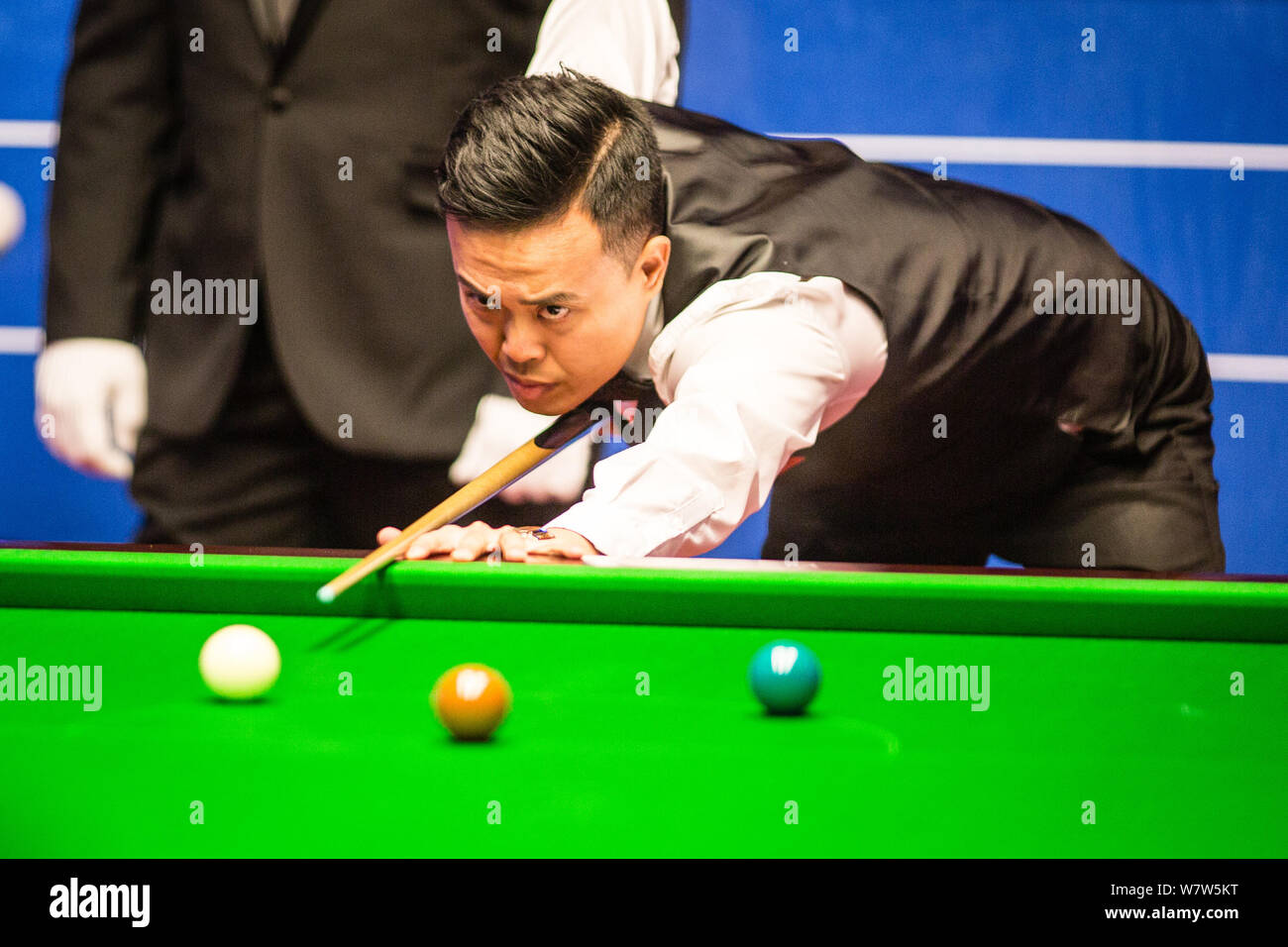 Championship snooker hi-res stock photography and images