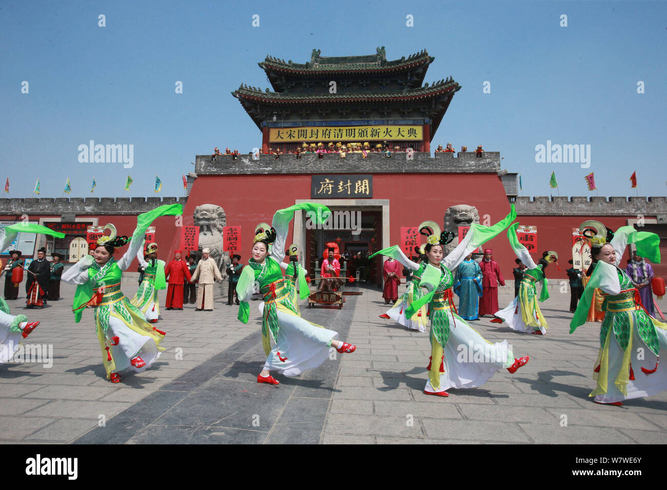Chinese entertainers dressed in traditional costumes perform in order to reproduce the prosperity of capital Kaifeng (historically known as Daliang, B Stock Photo
