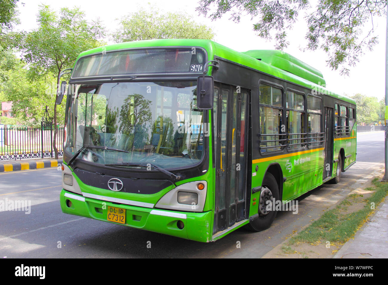 DTC Bus at the roadside, New Delhi, India Stock Photo