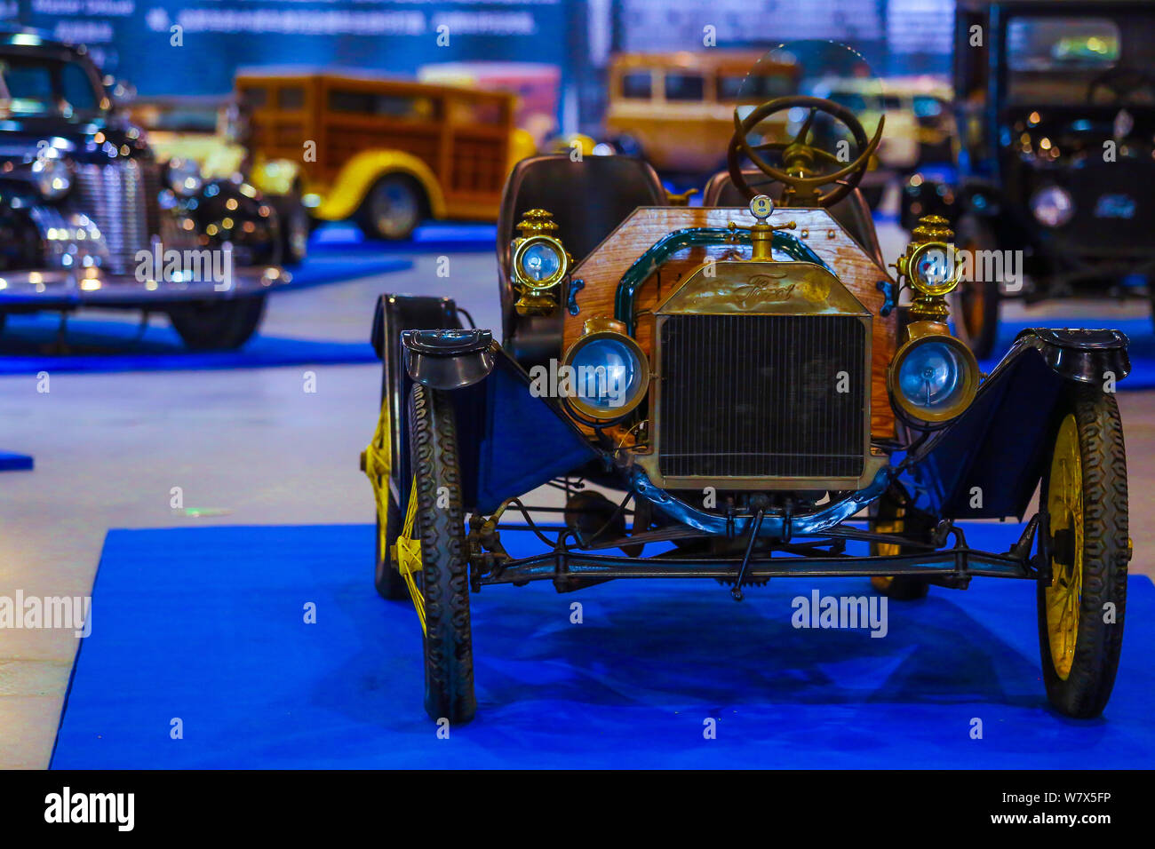 An old timer car of 1916 Ford Model T Touring Brass is on display at a vintage car fair in Hangzhou city, east China's Zhejiang province, 13 April 201 Stock Photo