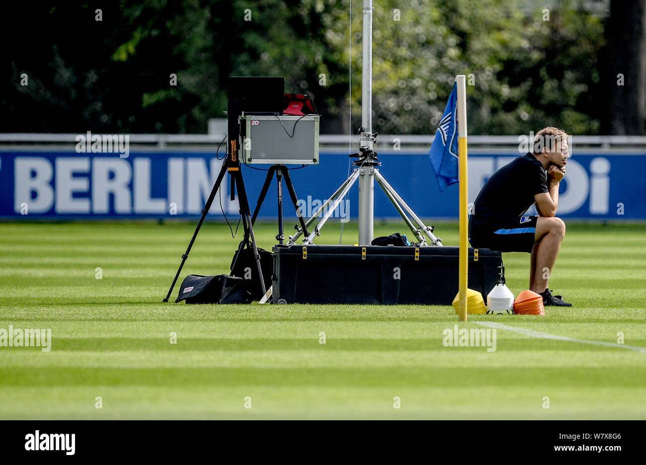 Berlin, Germany. 07th Aug, 2019. Soccer: Bundesliga, Training Hertha BSC.  The video analysis is set up during training. Credit: Britta  Pedersen/dpa-Zentralbild/ZB/dpa/Alamy Live News Stock Photo - Alamy