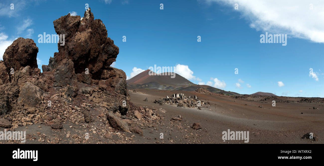 fumerole-with-the-sisters-volcano-on-the-horizon-ascension-island
